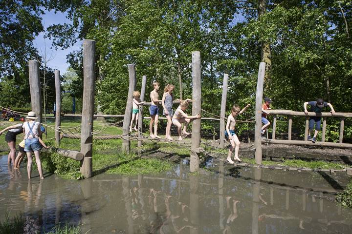 Project Puyenbroeck - Kinderen maken volop gebruik van de waterspeelplaats