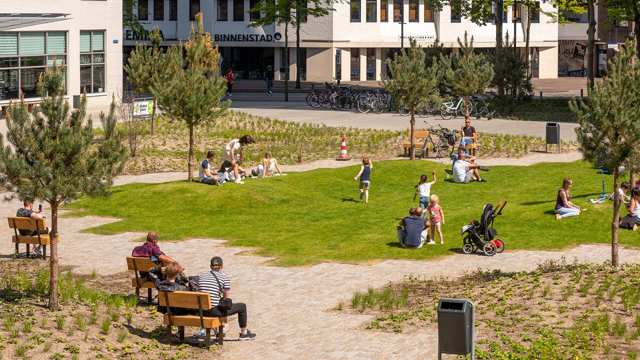 Project Clausplein - Een plek waar jong en oud kan ontspannen