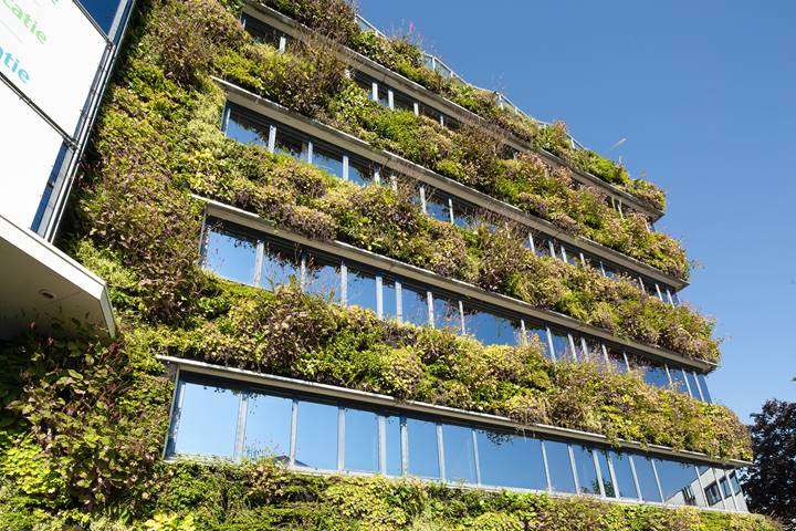 Project MeetINoffice - Transformeert een ‘standaard’ gebouw tot een markant en opvallend en groen gebouw