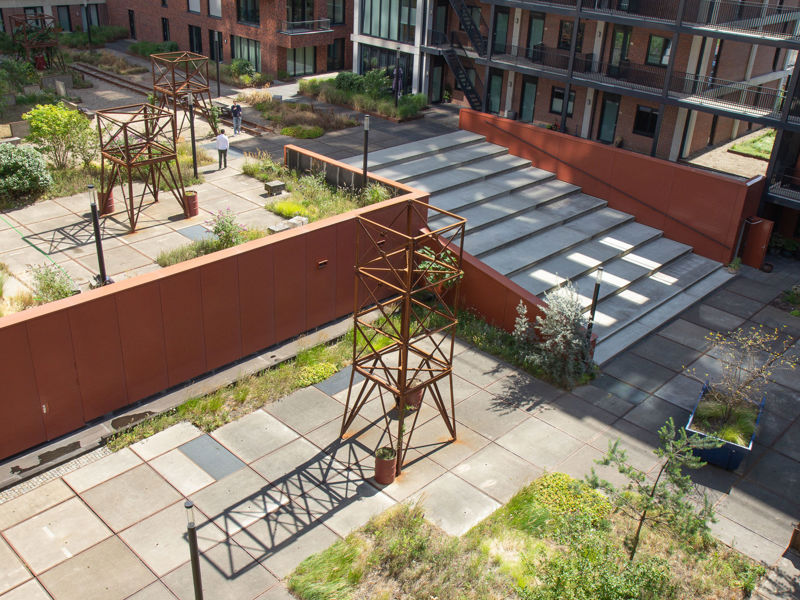 Biodiversiteit op daktuin in amsterdam pontkade